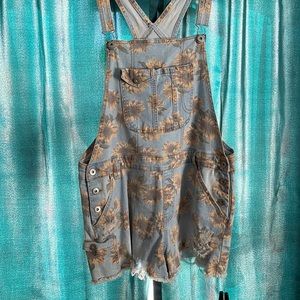 Sunflower print overall shorts